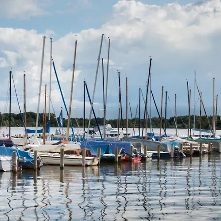 Kleine Nordseewelle Ohne Hund * Norden